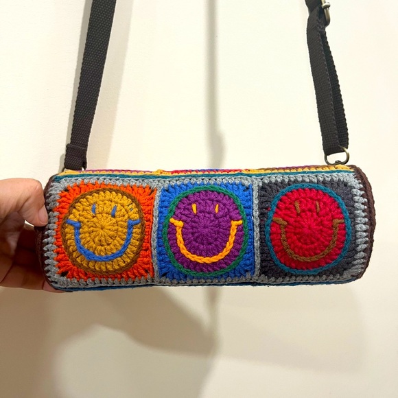 Colorful Crochet Smiley Face Shoulder Bag - Picture 6 of 11